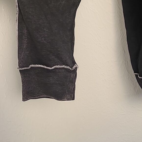 Wild Fable Seamed Hoodie Longsleeve T-Shirt, Distressed Black, Size Medium, NWT - Picture 5 of 12
